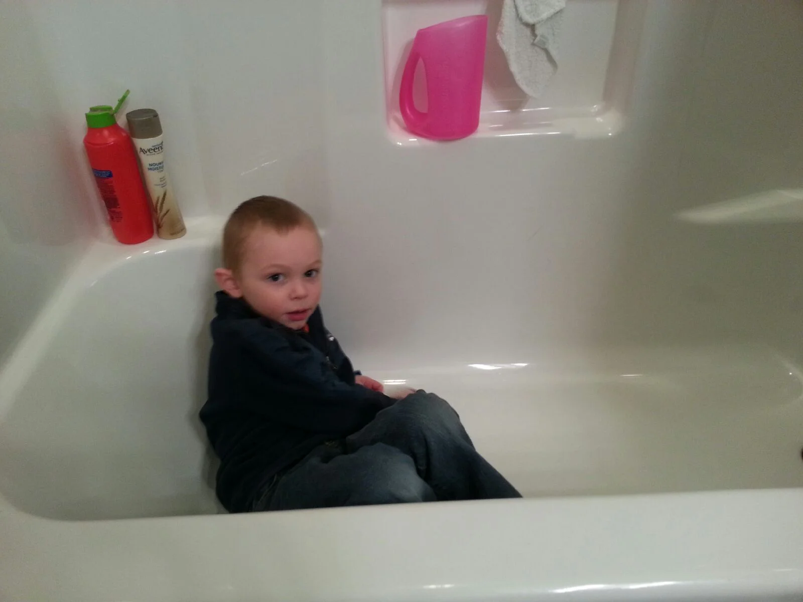 Ezra in tub.jpeg