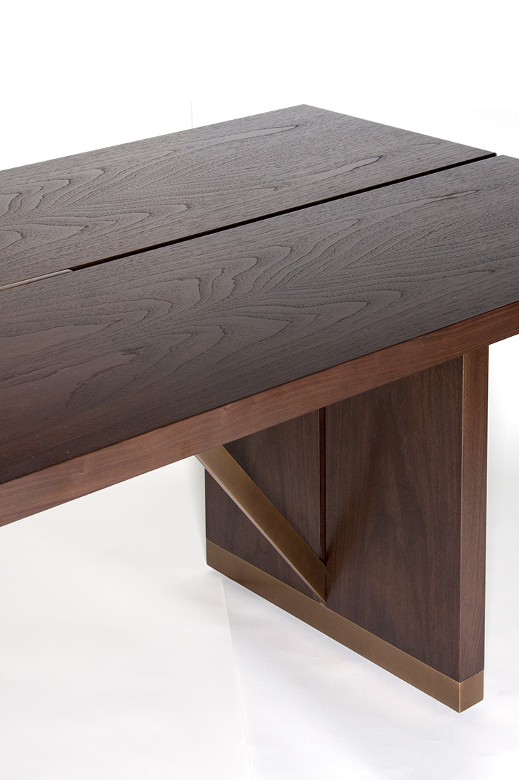 ELLIOT-EAKIN-Furniture-Ashland-Dining-Table-Top-Leg-Detail.jpg