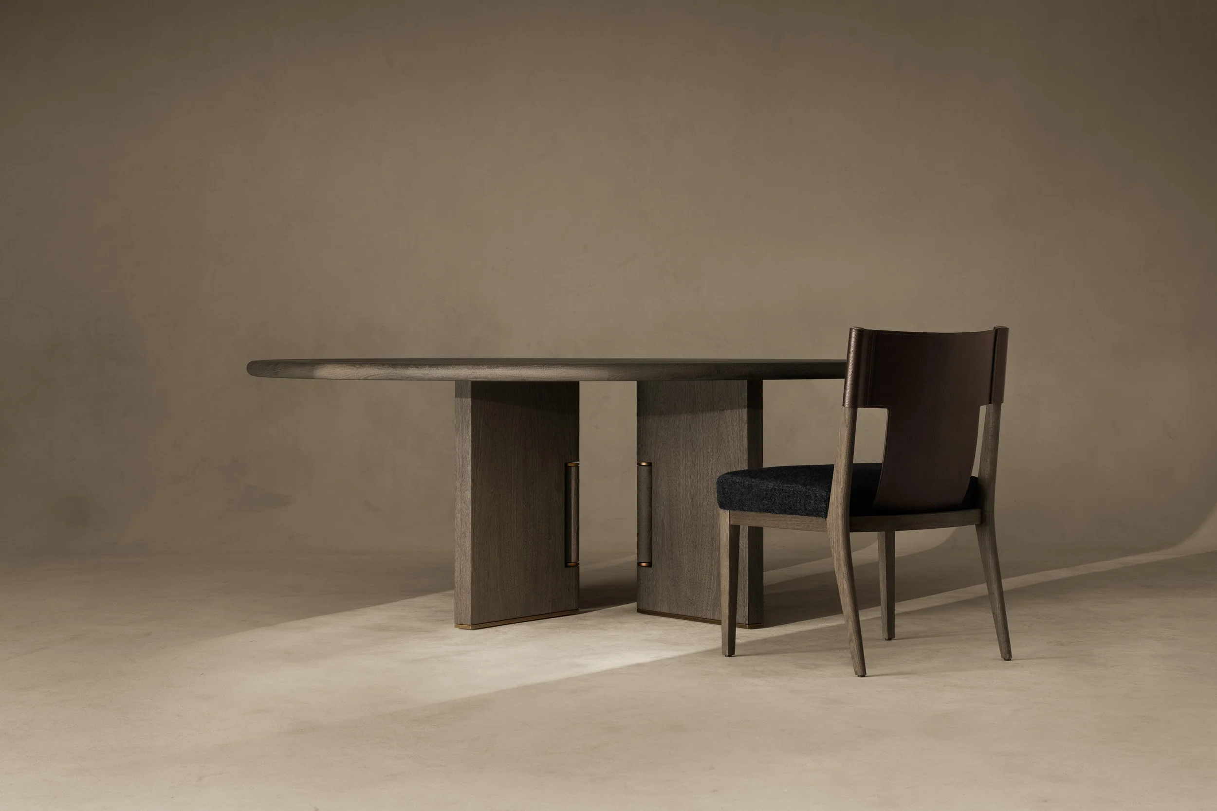 Jeup_Berkley_RoundDiningTable_260909_04982.jpg