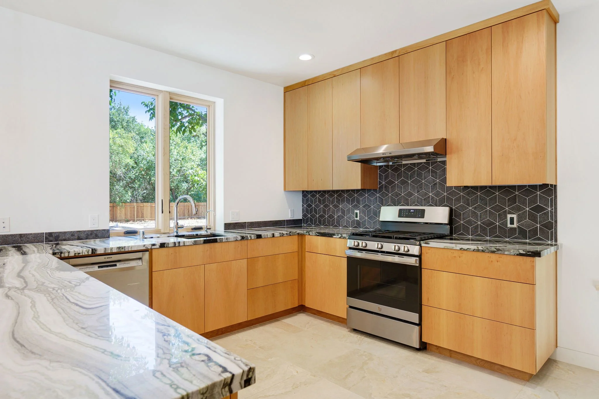 10-web-or-mls-10 Kitchen.jpg