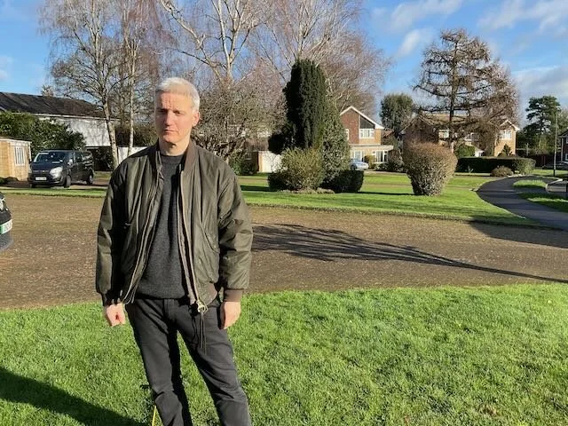  A SINGLE of ANDREAS, for his first line of dialog, and the visual impact of a beautiful background. 