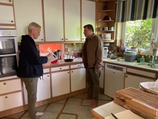  CUT…to the LAB-COATED FOLKS now in the KITCHEN.   Tech 1:  “Skillet.”    ‍  TECH 2 makes the  CHECK!  sound with a pen and clipboard.   Tech 1:  “Vacuum.”  (Which he quickly turns on and off.) 