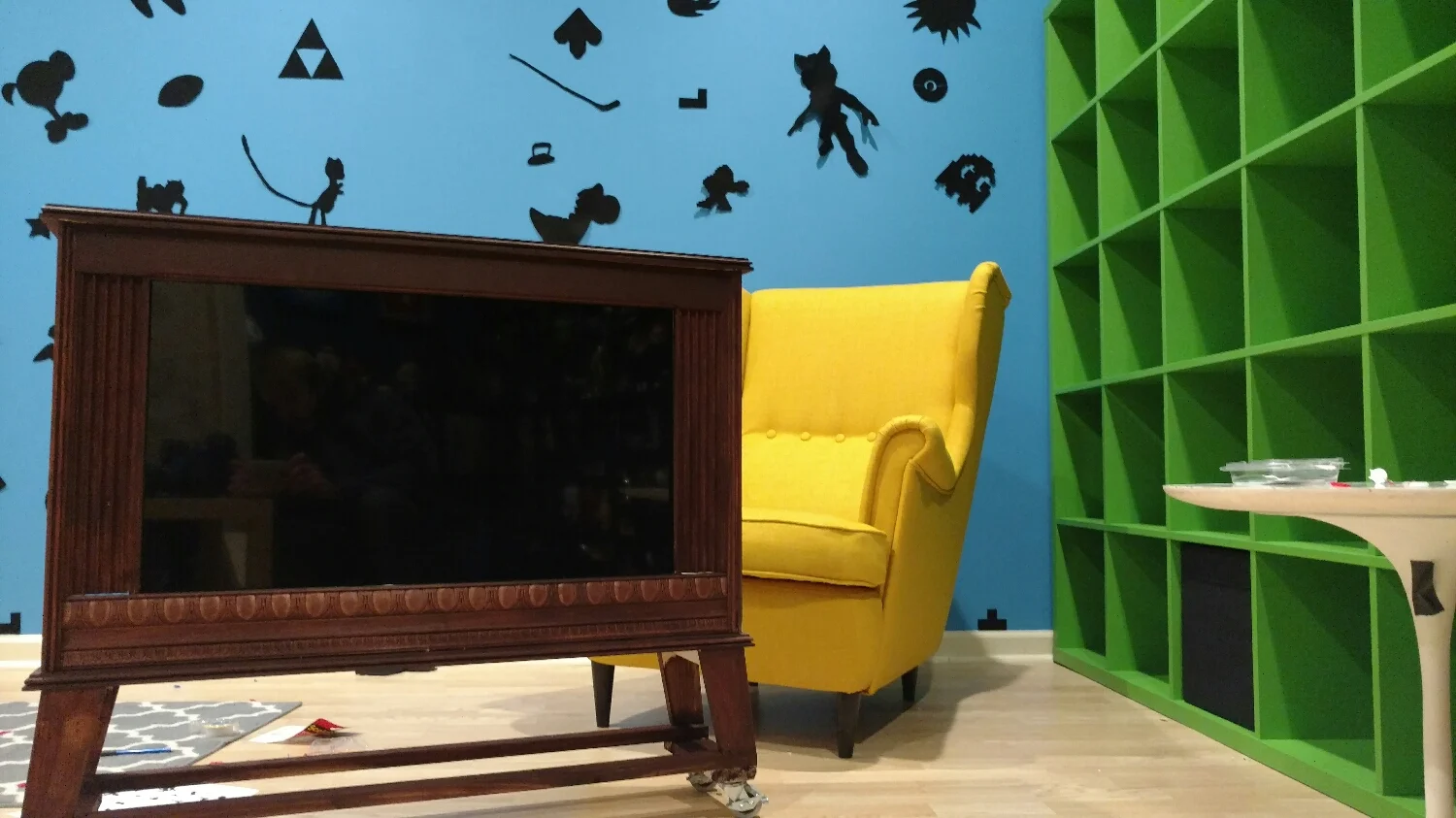 Console TV Build