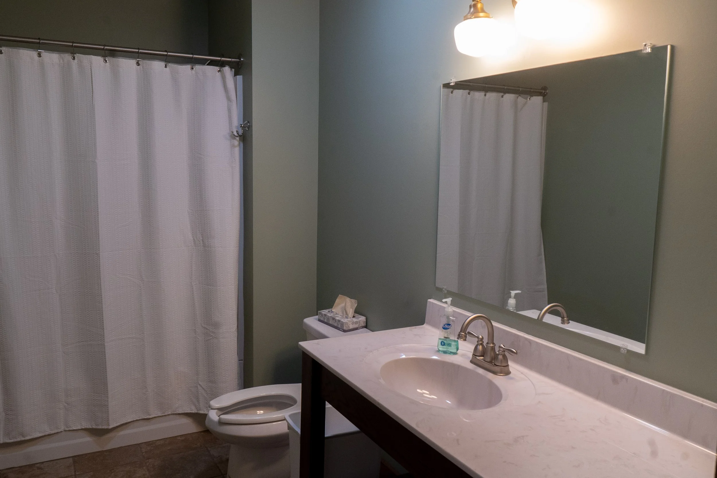 Room Photos-13.jpg