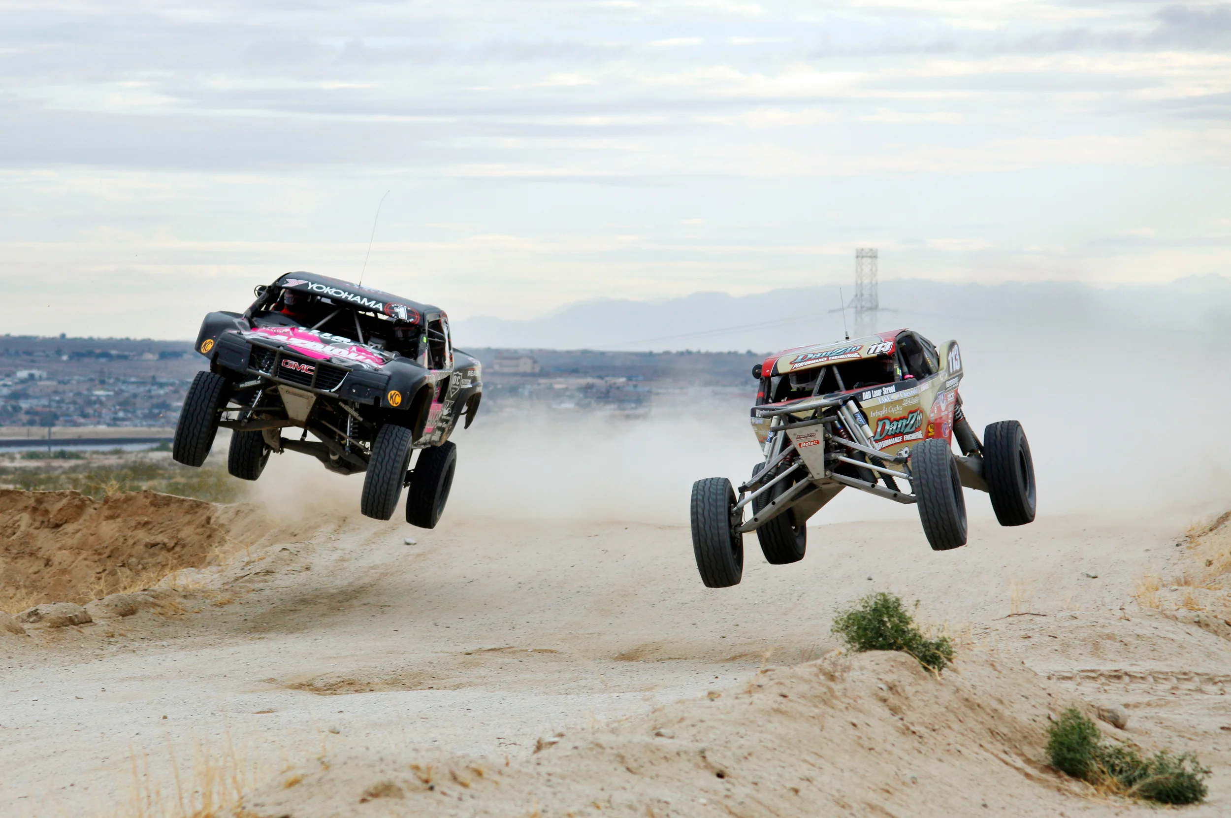  Cameron Steele and Joshua Daniel (right) go head to head in Laughlin, Nevada.&nbsp; 