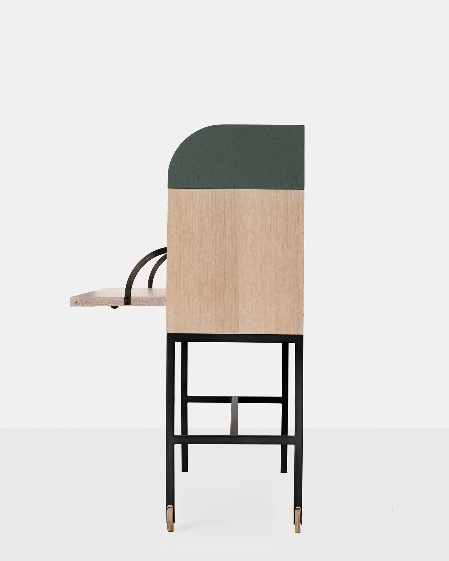 Standing Desk by Ladies & Gentlemen Studio (photography: Charlie Schuck)