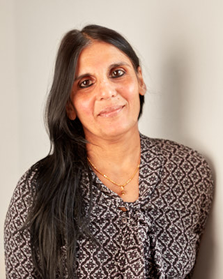 Chhaya Mehta Architect Chhaya completed her studies in Architecture at Greenwich University in 1996 and gained vast experience working in a variety of design led practices in London as an Architectural Assistant, and then as an Architect in both Private and Public sectors in Suffolk. She has designed and delivered a number of key projects in the educational sector including several small to large scale extensions and new builds, and since joining Plaice Design Company Ltd in 2013 has worked on a range of domestic new builds and extensions whilst also producing comprehensive Landscape and Planting designs.