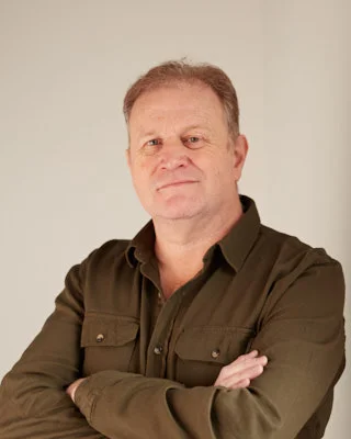 Nick Loomes RIBA Director Nick is a co-founder of Plaice, an ARB & RIBA registered Architect, he has considerable experience of Architectural Practice designing and leading projects within both the private and public sectors. Nicks critical eye oversees the creative output of the design studio and works closely with our clients to make sure their needs and his drive for design excellence are met. He has built up a large design portfolio with specialist knowledge and expertise in the design of innovative educational buildings and spaces, along with bespoke designs for new contemporary homes and extensions (large and small), all unique to each client. Nick looks forward to shared architectural journeys with new and existing design conscious clients.