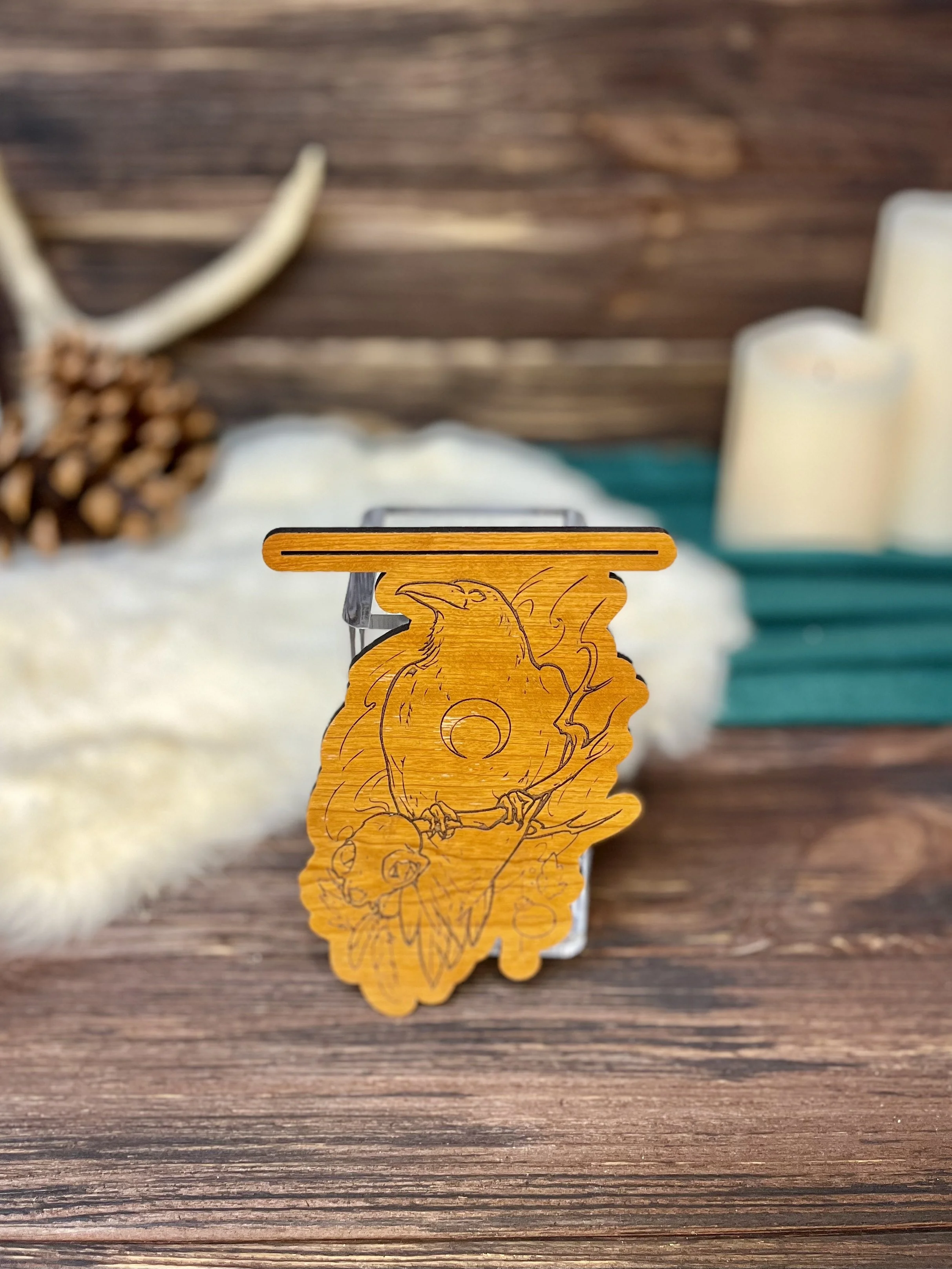 CARD TARO X　木軸ペン　ラッカー仕上げ Mystic Raven Oracle + Tarot Card Stand — SHIELDMAIDEN'S SANCTUM