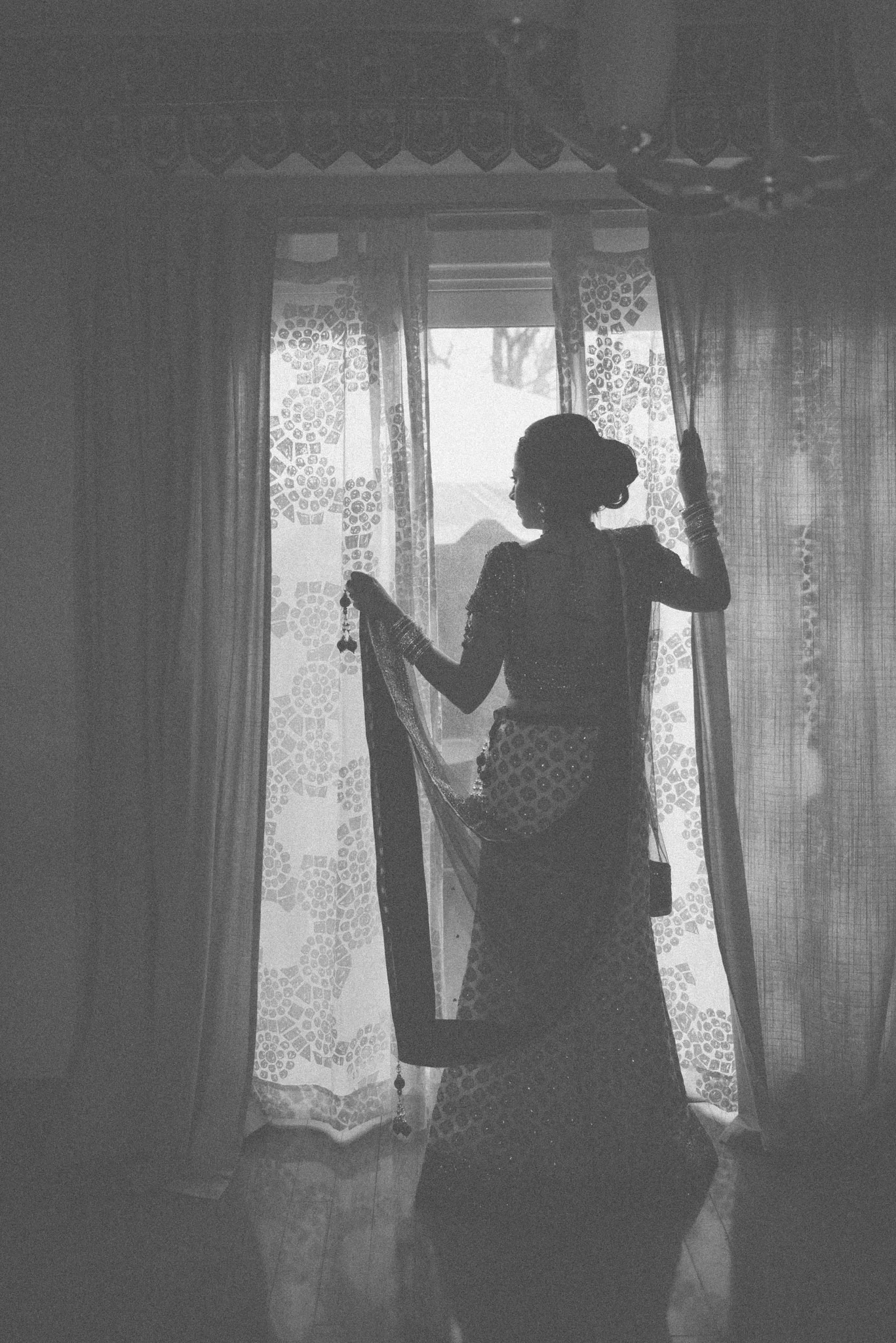 Risha_Kapil_Bride Getting Ready38.jpg