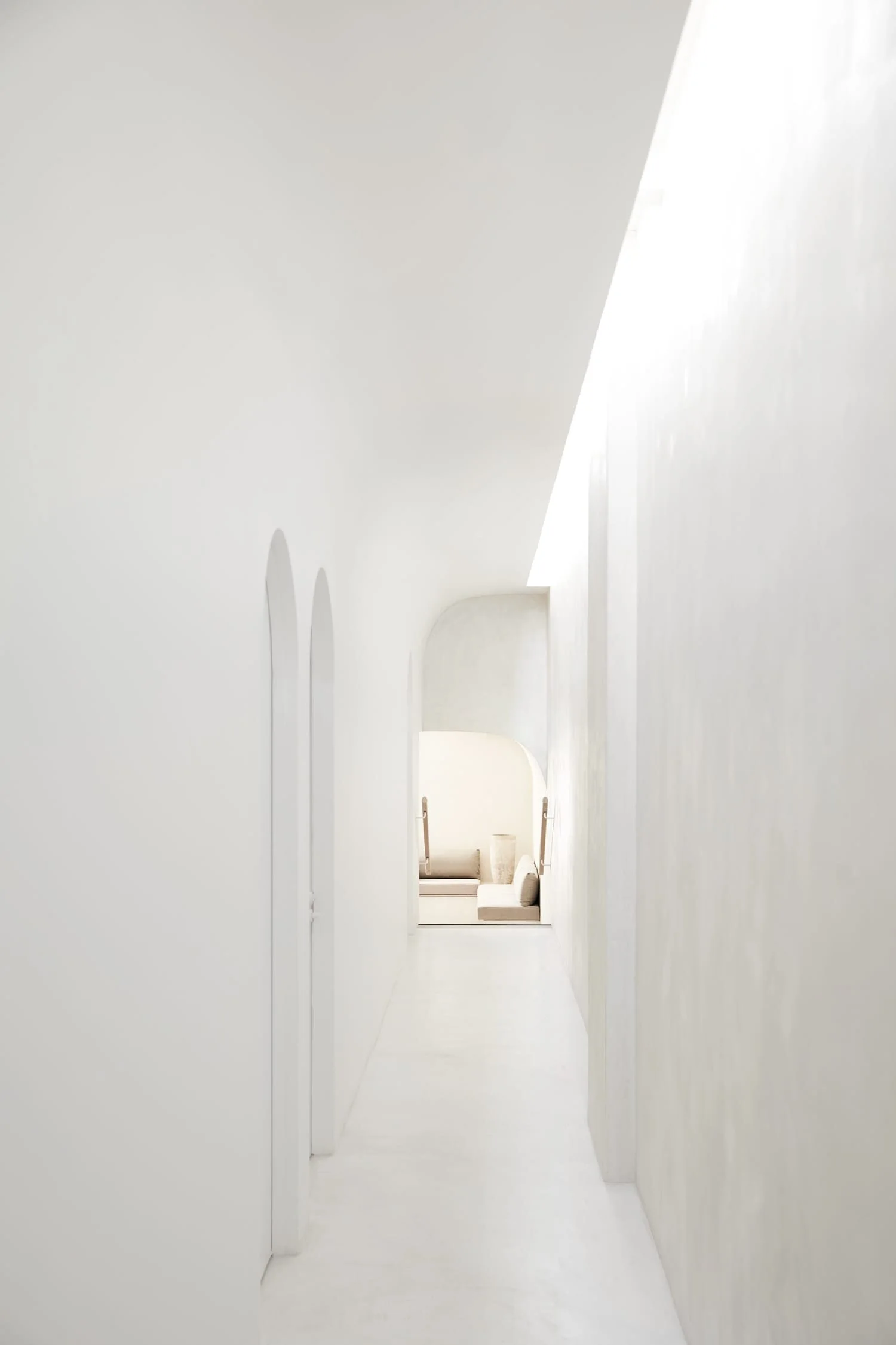 Coridoor to tea lounge.jpg