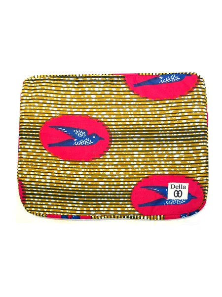 Della - Soaring II Macbook case