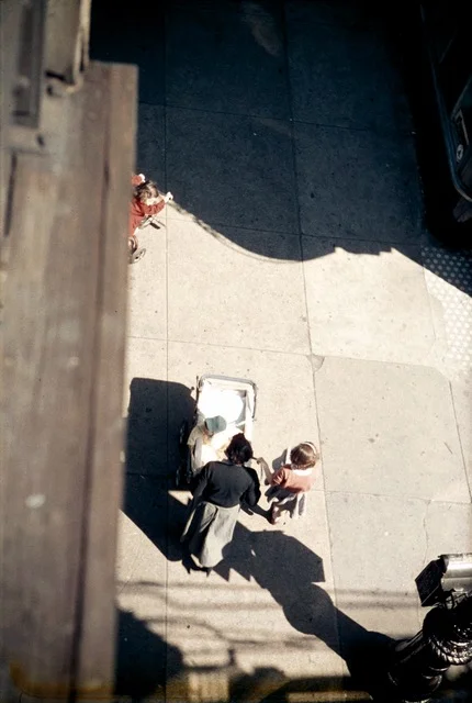 Saul Leiter / From the El,1955 © Saul Leiter