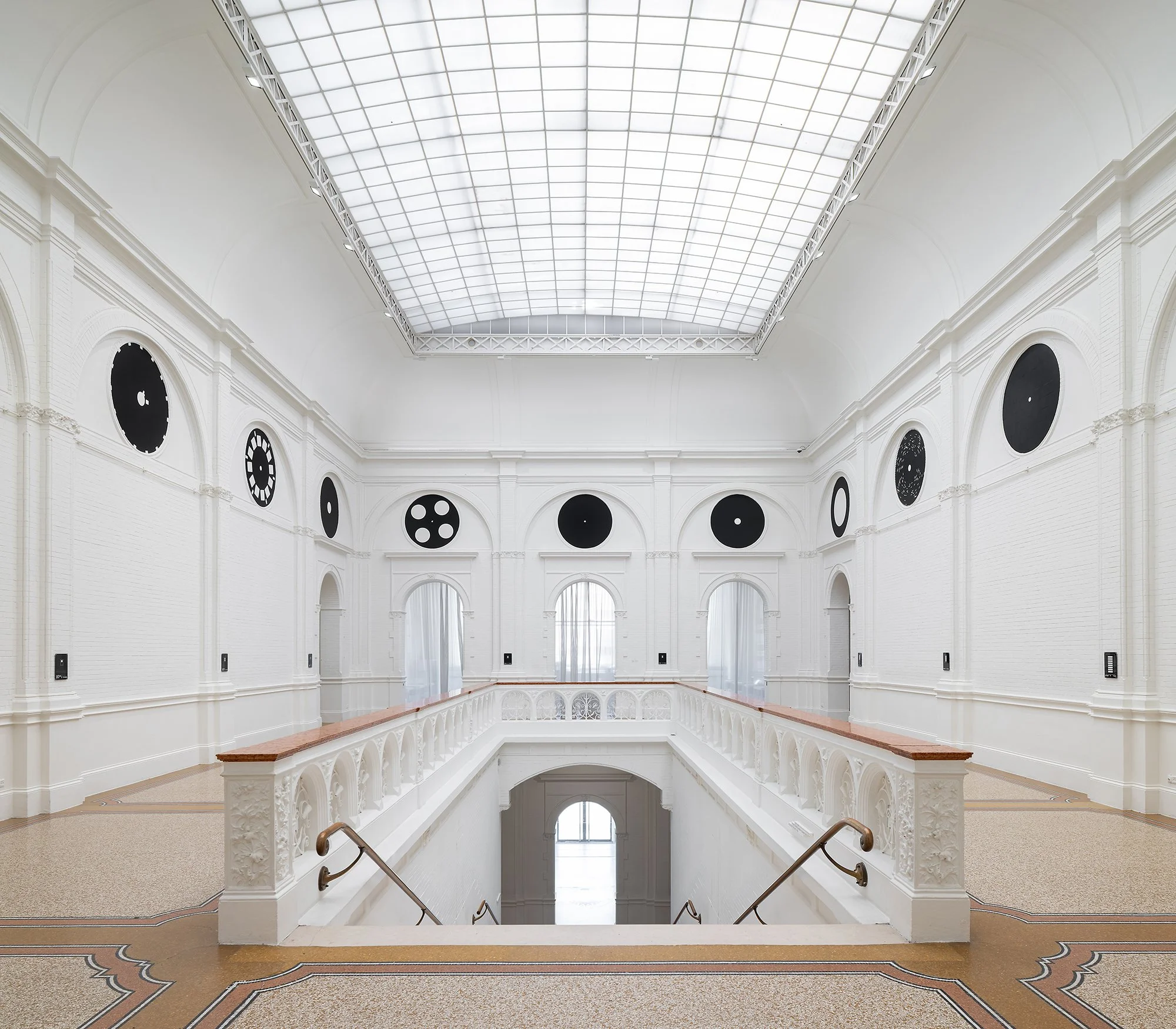 04.Stedelijk museum_Experimental Jetset_PT-s.jpg