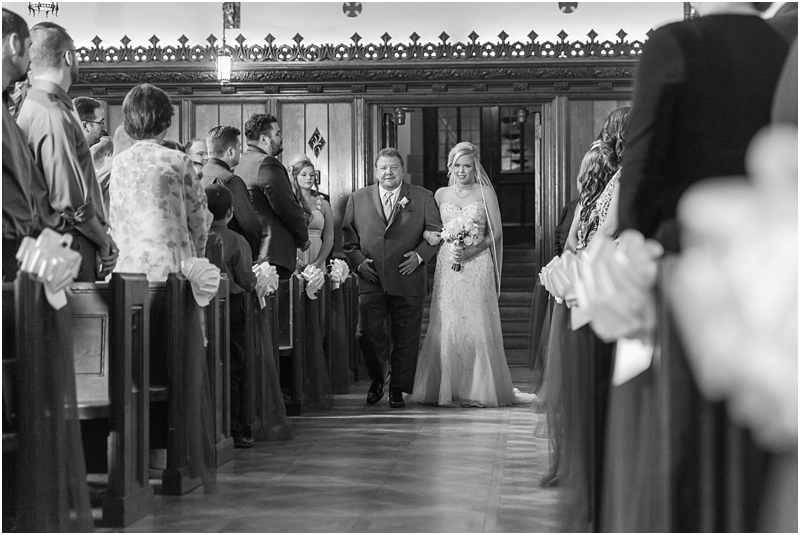 timeless-grosse-pointe-academy-wedding-photos-in-grosse-pointe-mi-by-courtney-carolyn-photography_0020.jpg