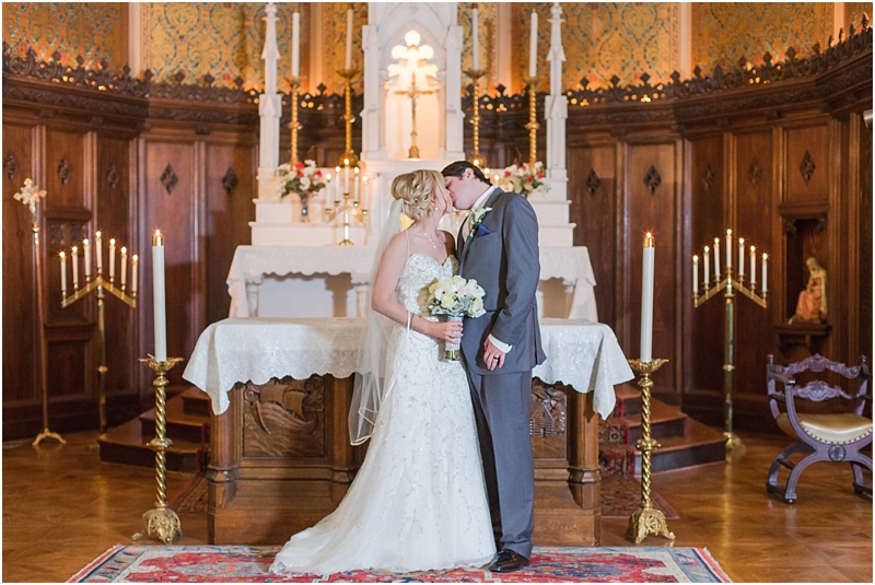 timeless-grosse-pointe-academy-wedding-photos-in-grosse-pointe-mi-by-courtney-carolyn-photography_0028.jpg