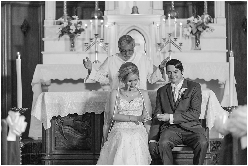 timeless-grosse-pointe-academy-wedding-photos-in-grosse-pointe-mi-by-courtney-carolyn-photography_0029.jpg