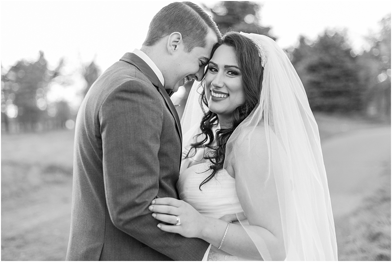fall-port-huron-mi-wedding-photos-at-solitude-links-golf-course-by-courtney-carolyn-photography_0079.jpg