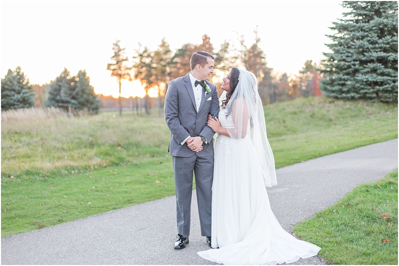 fall-port-huron-mi-wedding-photos-at-solitude-links-golf-course-by-courtney-carolyn-photography_0091.jpg