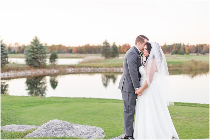 fall-port-huron-mi-wedding-photos-at-solitude-links-golf-course-by-courtney-carolyn-photography_0102.jpg