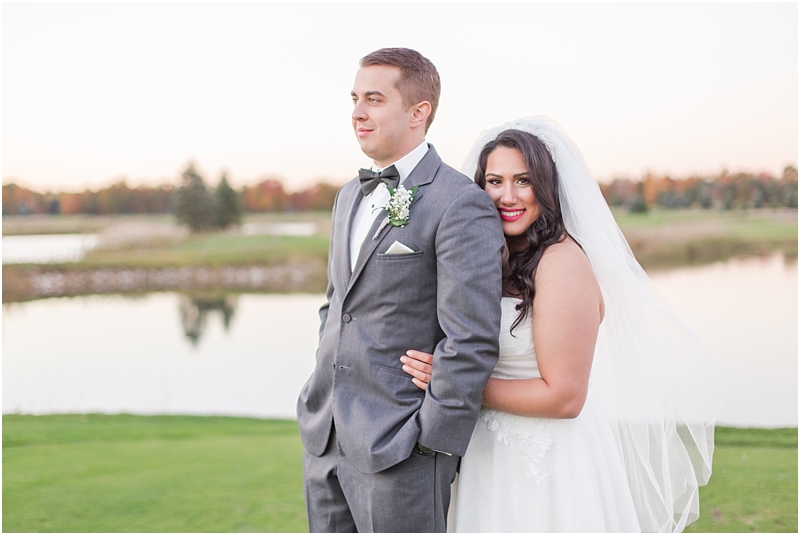 fall-port-huron-mi-wedding-photos-at-solitude-links-golf-course-by-courtney-carolyn-photography_0116.jpg