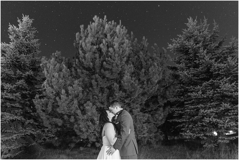 fall-port-huron-mi-wedding-photos-at-solitude-links-golf-course-by-courtney-carolyn-photography_0153.jpg