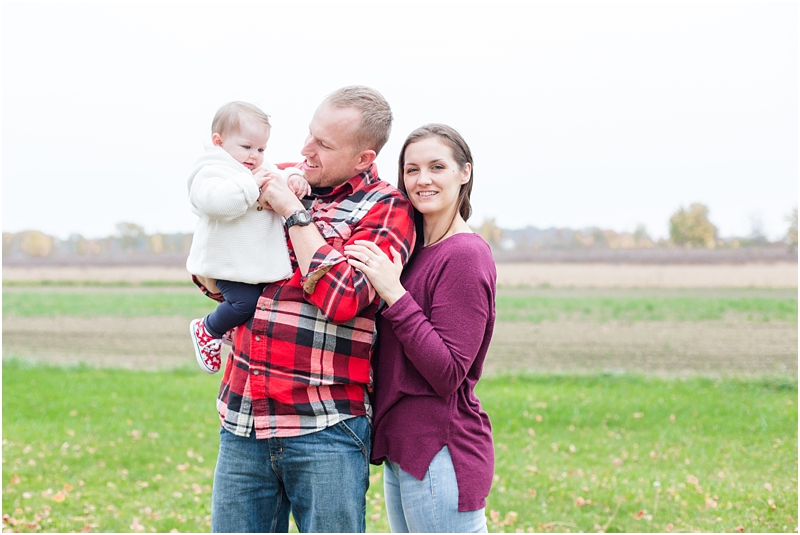 fall-fine-art-lifestyle-family-portraits-in-monroe-mi-by-courtney-carolyn-photography_0024.jpg