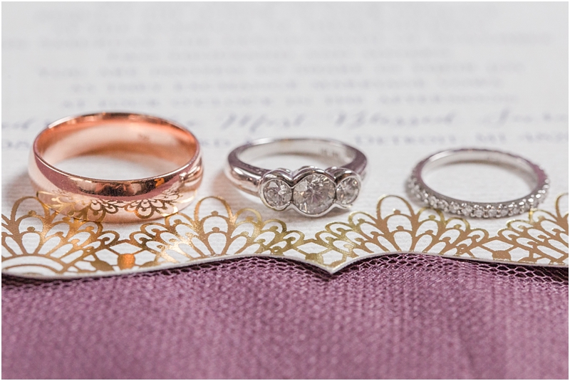 elegant-classic-wedding-photos-in-detroit-mi-at-the-colony-club-detroit-institute-of-arts-the-most-blessed-sacrament-by-courtney-carolyn-photography_0008.jpg