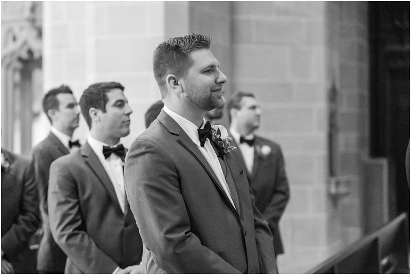 elegant-classic-wedding-photos-in-detroit-mi-at-the-colony-club-detroit-institute-of-arts-the-most-blessed-sacrament-by-courtney-carolyn-photography_0087.jpg