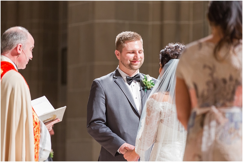 elegant-classic-wedding-photos-in-detroit-mi-at-the-colony-club-detroit-institute-of-arts-the-most-blessed-sacrament-by-courtney-carolyn-photography_0108.jpg