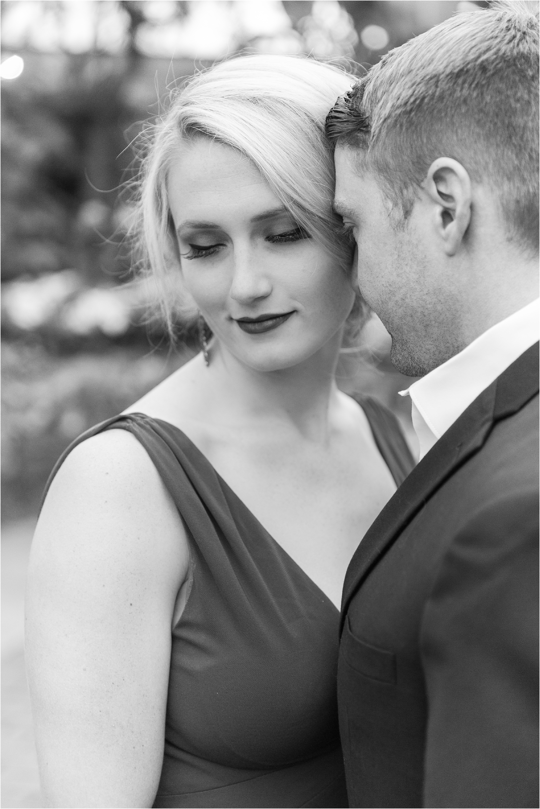 elegant-classic-belle-isle-conservatory-engagement-photos-in-detroit-mi-by-courtney-carolyn-photography_0014.jpg