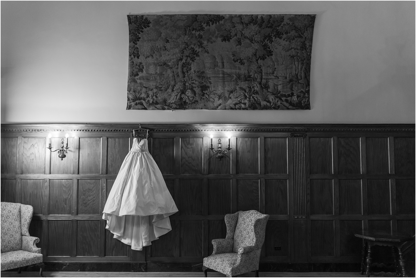 elegant-classic-fairytale-wedding-photos-in-detroit-mi-at-the-masonic-temple-by-courtney-carolyn-photography_0002.jpg