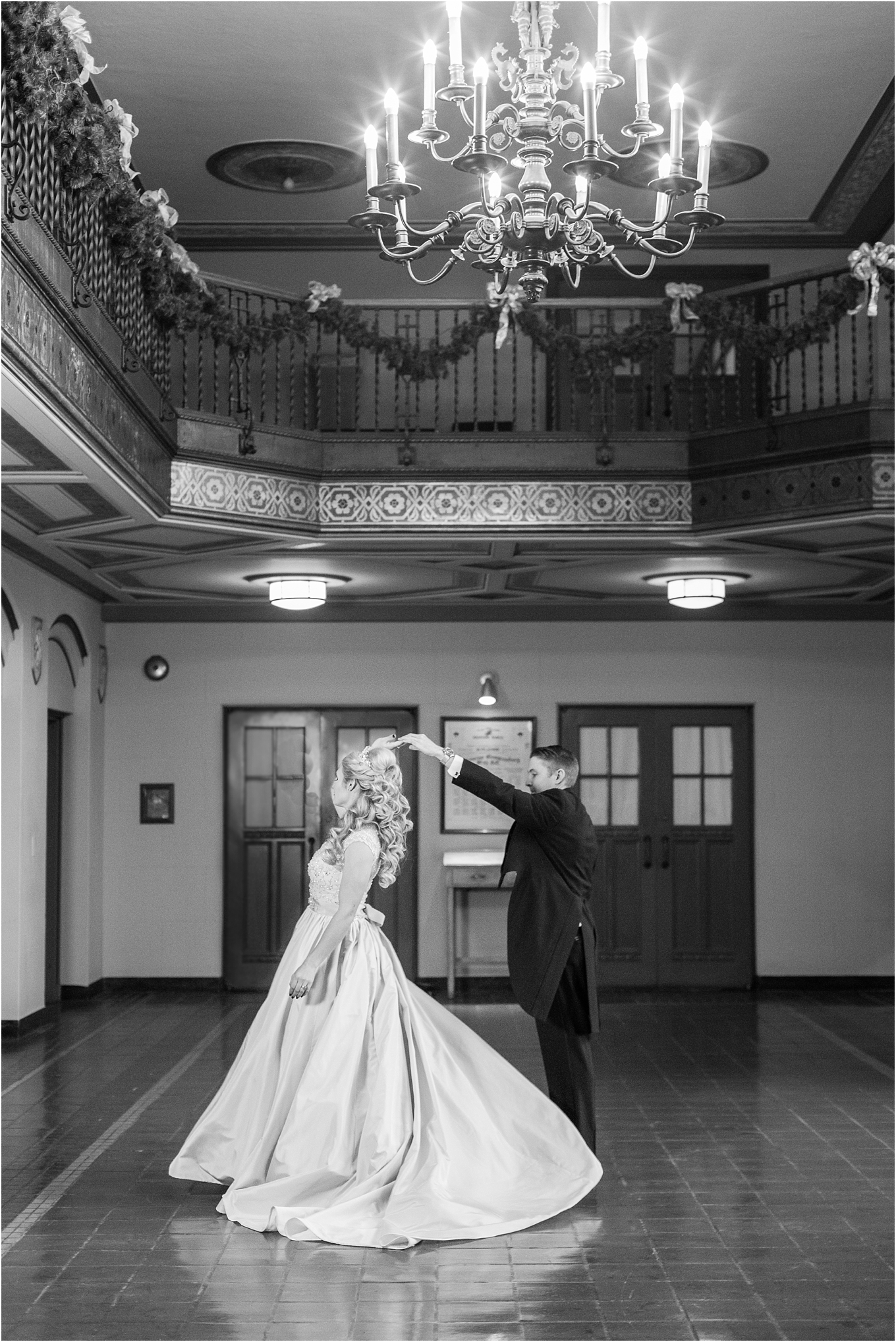 elegant-classic-fairytale-wedding-photos-in-detroit-mi-at-the-masonic-temple-by-courtney-carolyn-photography_0060.jpg