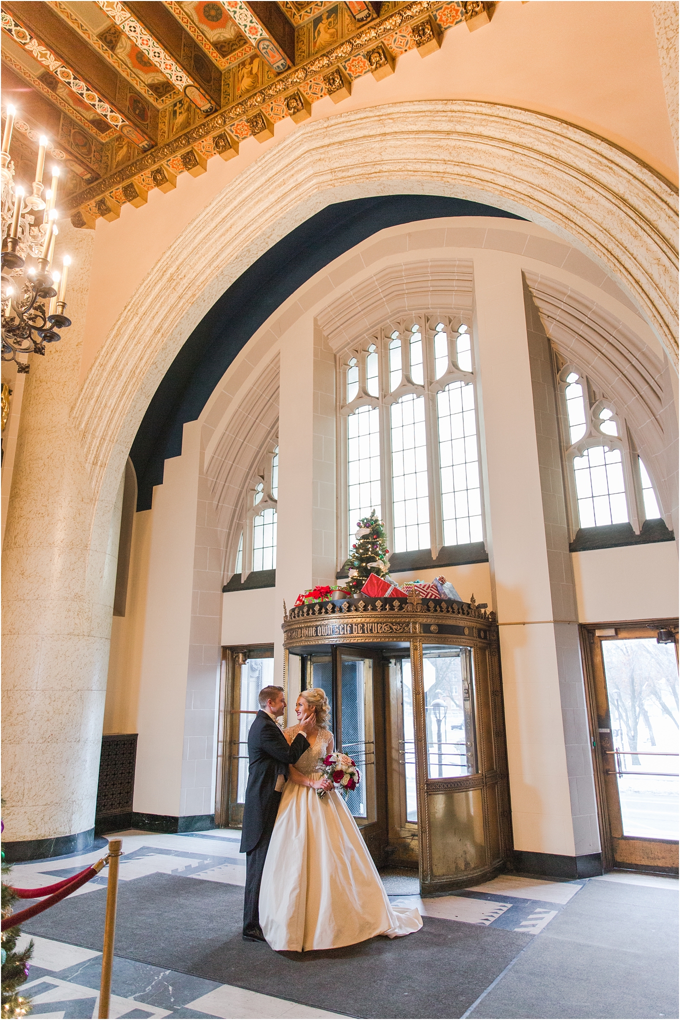 elegant-classic-fairytale-wedding-photos-in-detroit-mi-at-the-masonic-temple-by-courtney-carolyn-photography_0068.jpg