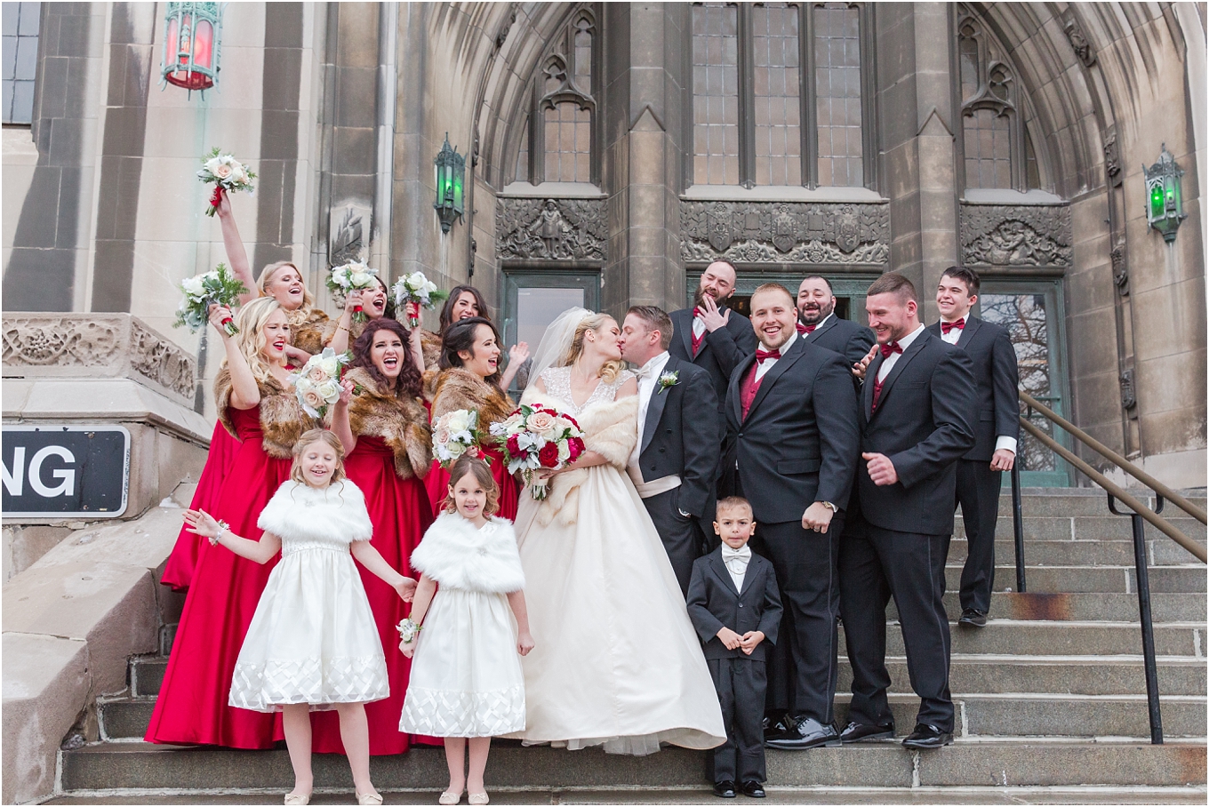 elegant-classic-fairytale-wedding-photos-in-detroit-mi-at-the-masonic-temple-by-courtney-carolyn-photography_0072.jpg