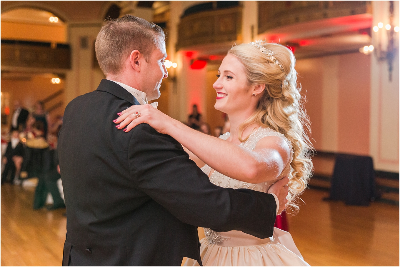 elegant-classic-fairytale-wedding-photos-in-detroit-mi-at-the-masonic-temple-by-courtney-carolyn-photography_0121.jpg