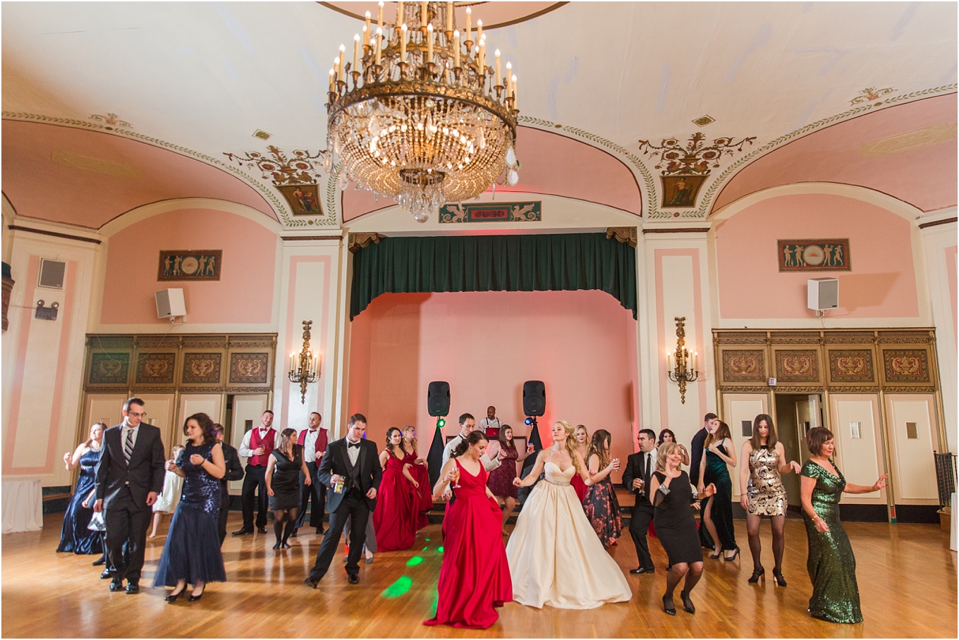 elegant-classic-fairytale-wedding-photos-in-detroit-mi-at-the-masonic-temple-by-courtney-carolyn-photography_0141.jpg