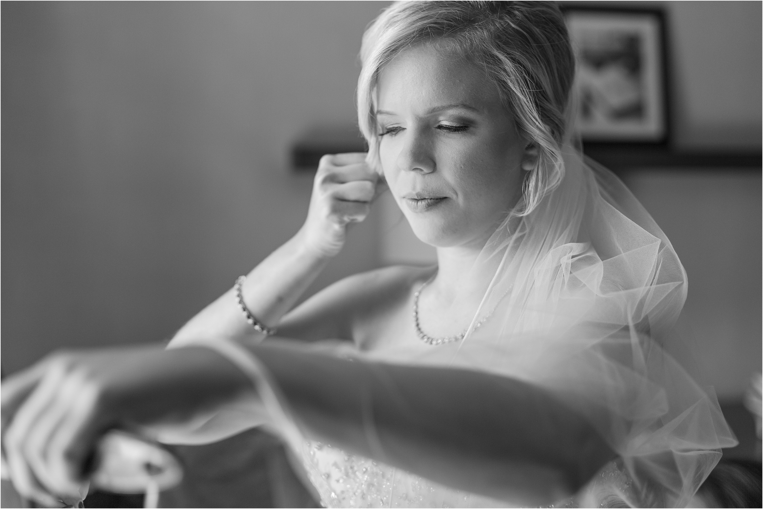 best-of-2016-wedding-photos-with-courtney-carolyn-photography-romantic-timeless-candid-wedding-photographer-in-detroit-mi_0127.jpg