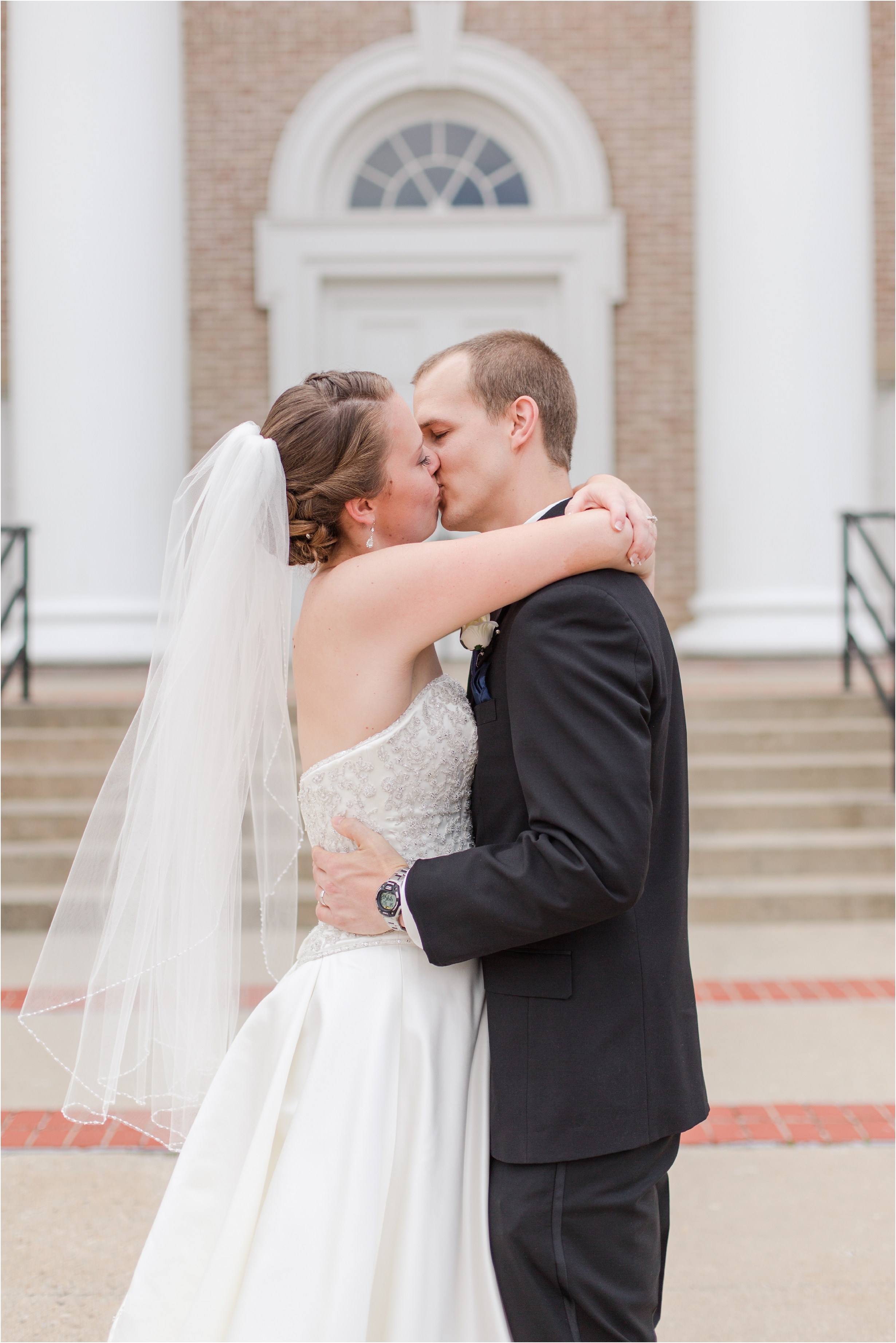 best-of-2016-wedding-photos-with-courtney-carolyn-photography-romantic-timeless-candid-wedding-photographer-in-detroit-mi_0182.jpg