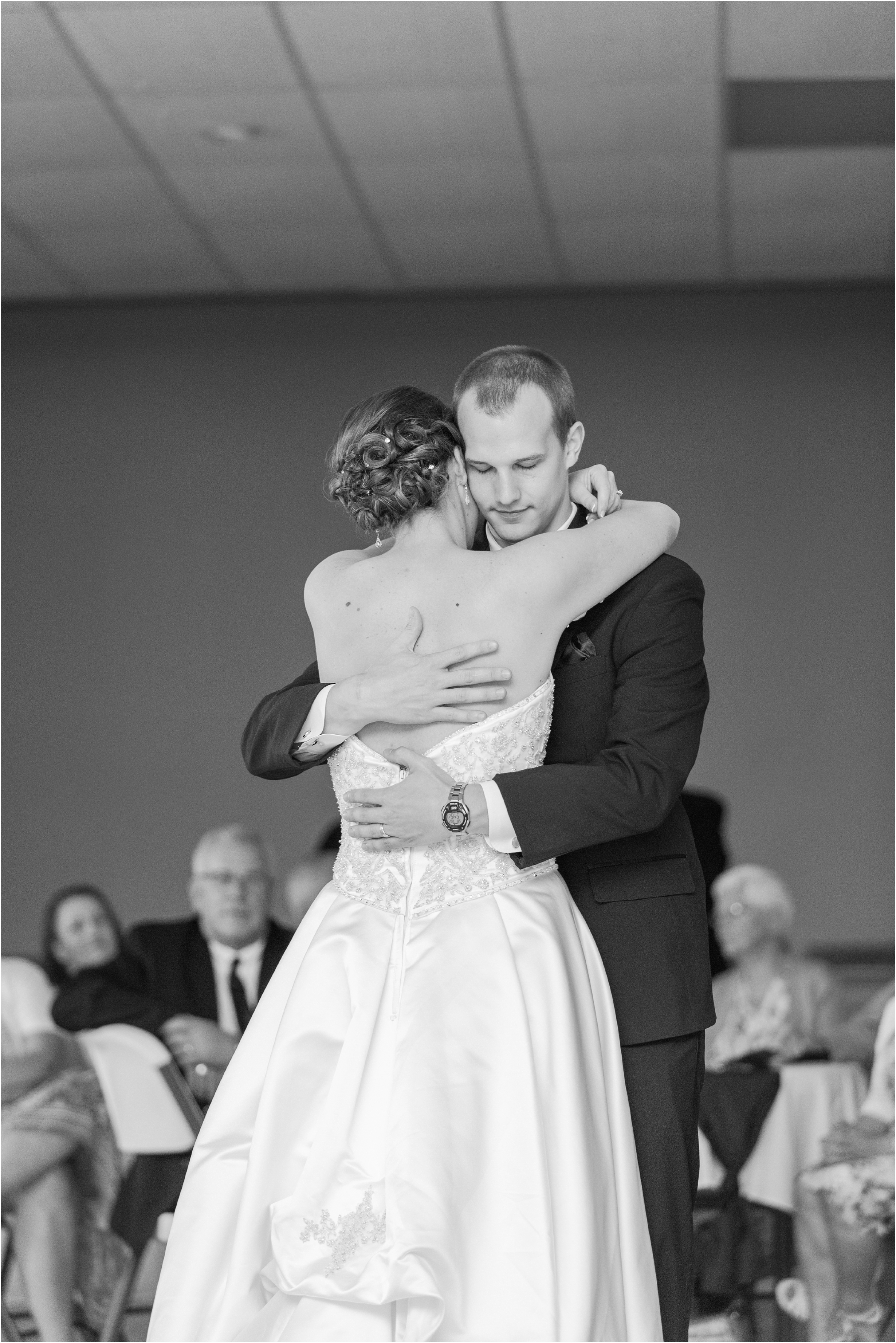 best-of-2016-wedding-photos-with-courtney-carolyn-photography-romantic-timeless-candid-wedding-photographer-in-detroit-mi_0183.jpg