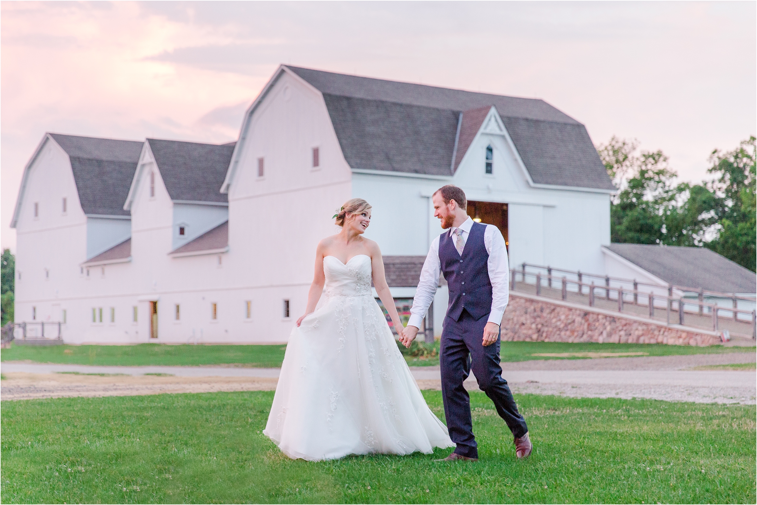 best-of-2016-wedding-photos-with-courtney-carolyn-photography-romantic-timeless-candid-wedding-photographer-in-detroit-mi_0037.jpg