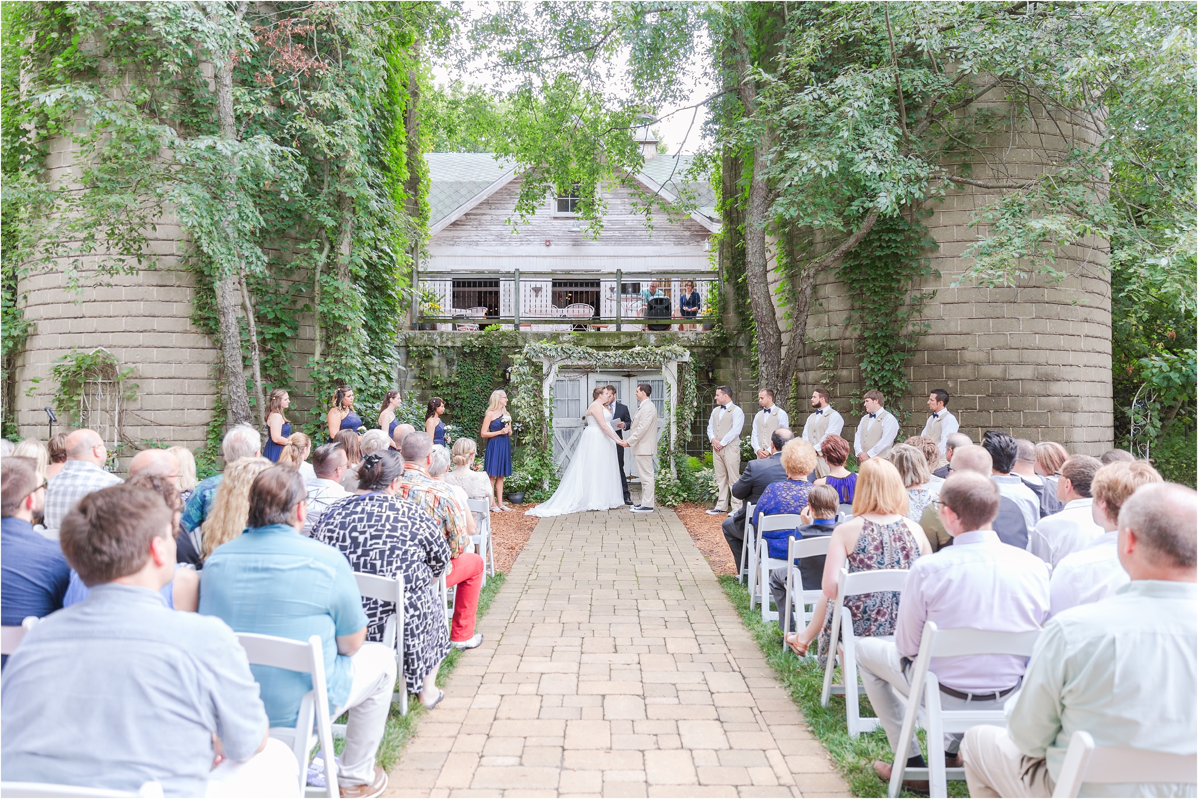 best-of-2016-wedding-photos-with-courtney-carolyn-photography-romantic-timeless-candid-wedding-photographer-in-detroit-mi_0016.jpg