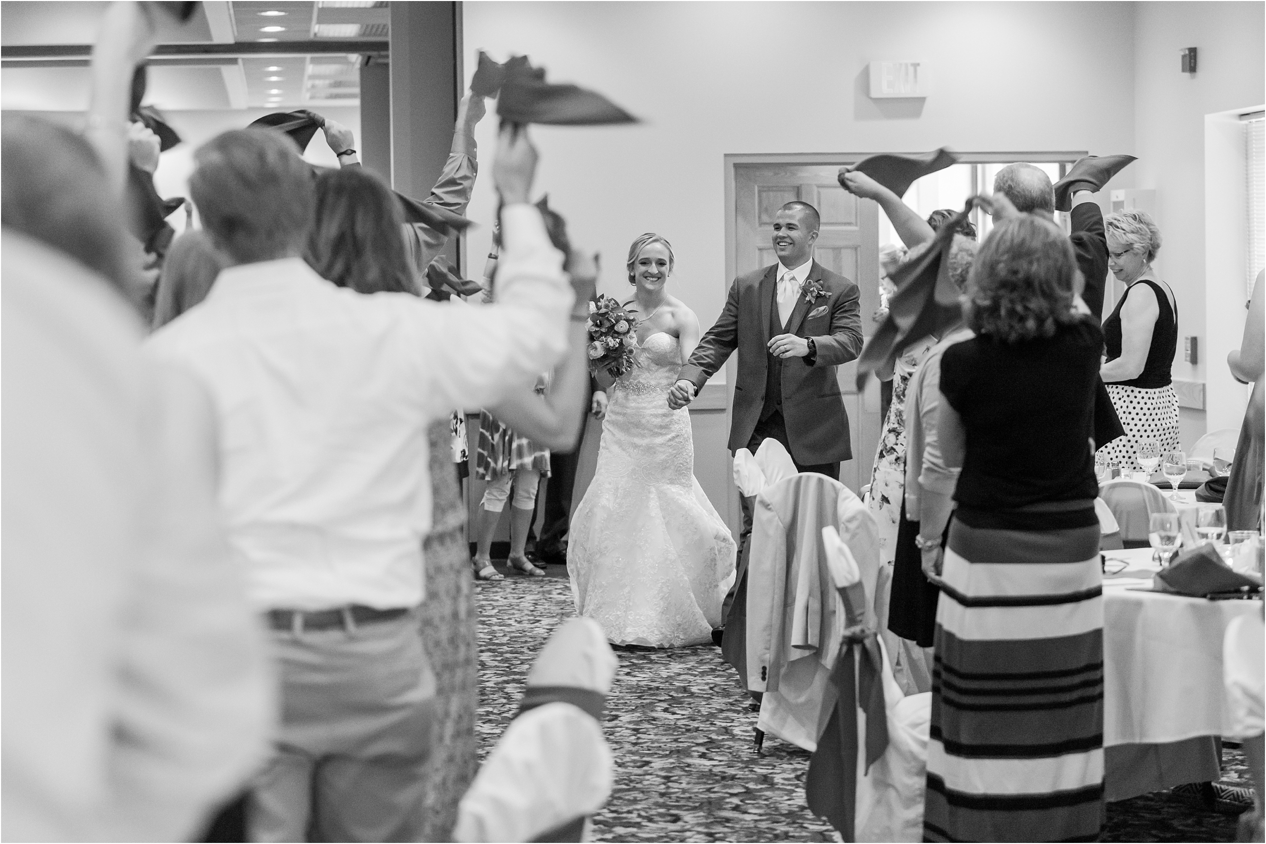best-of-2016-wedding-photos-with-courtney-carolyn-photography-romantic-timeless-candid-wedding-photographer-in-detroit-mi_0097.jpg