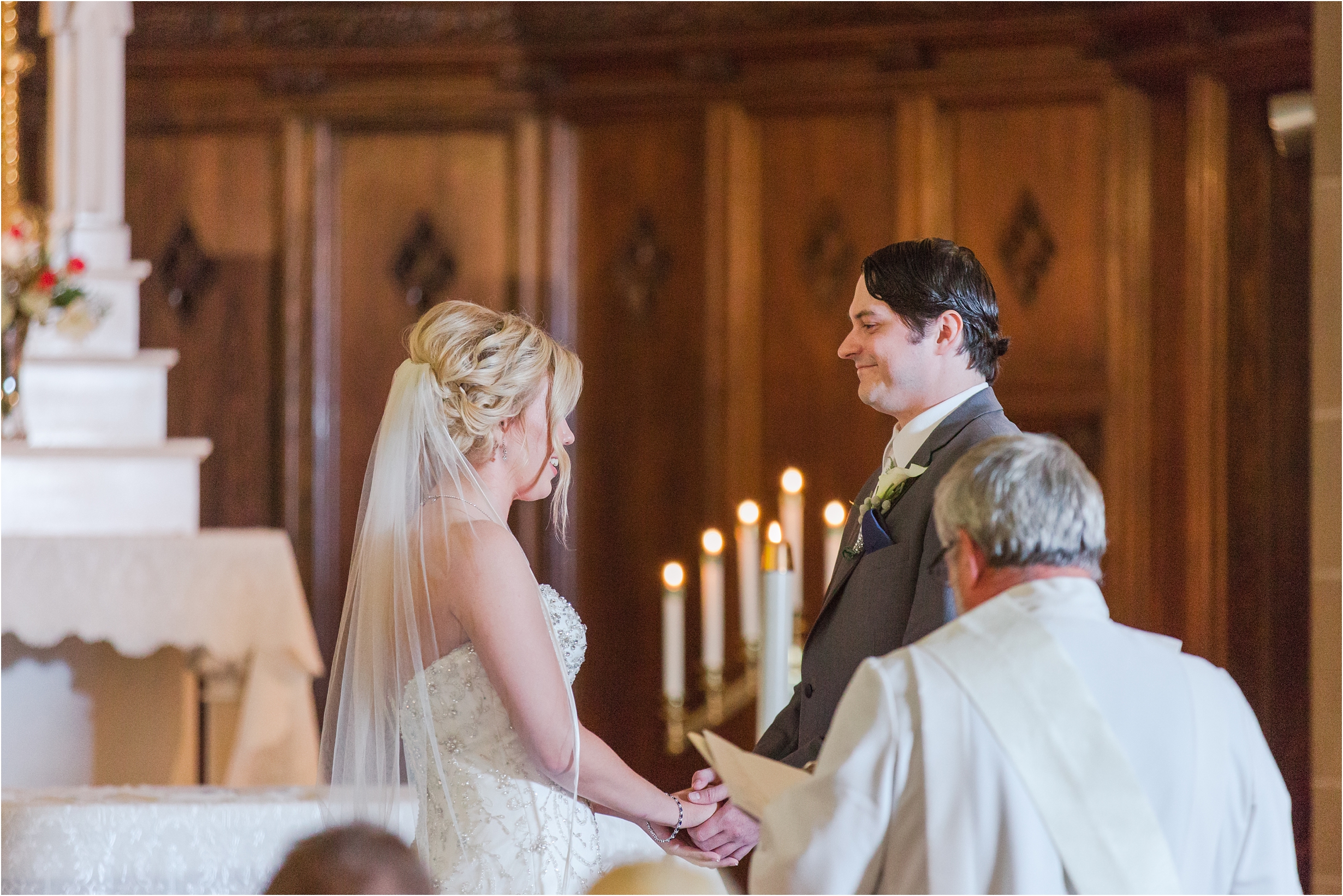 romantic-timeless-candid-wedding-photos-at-grosse-pointe-academy-in-grosse-pointe-mi-by-courtney-carolyn-photography_0009.jpg
