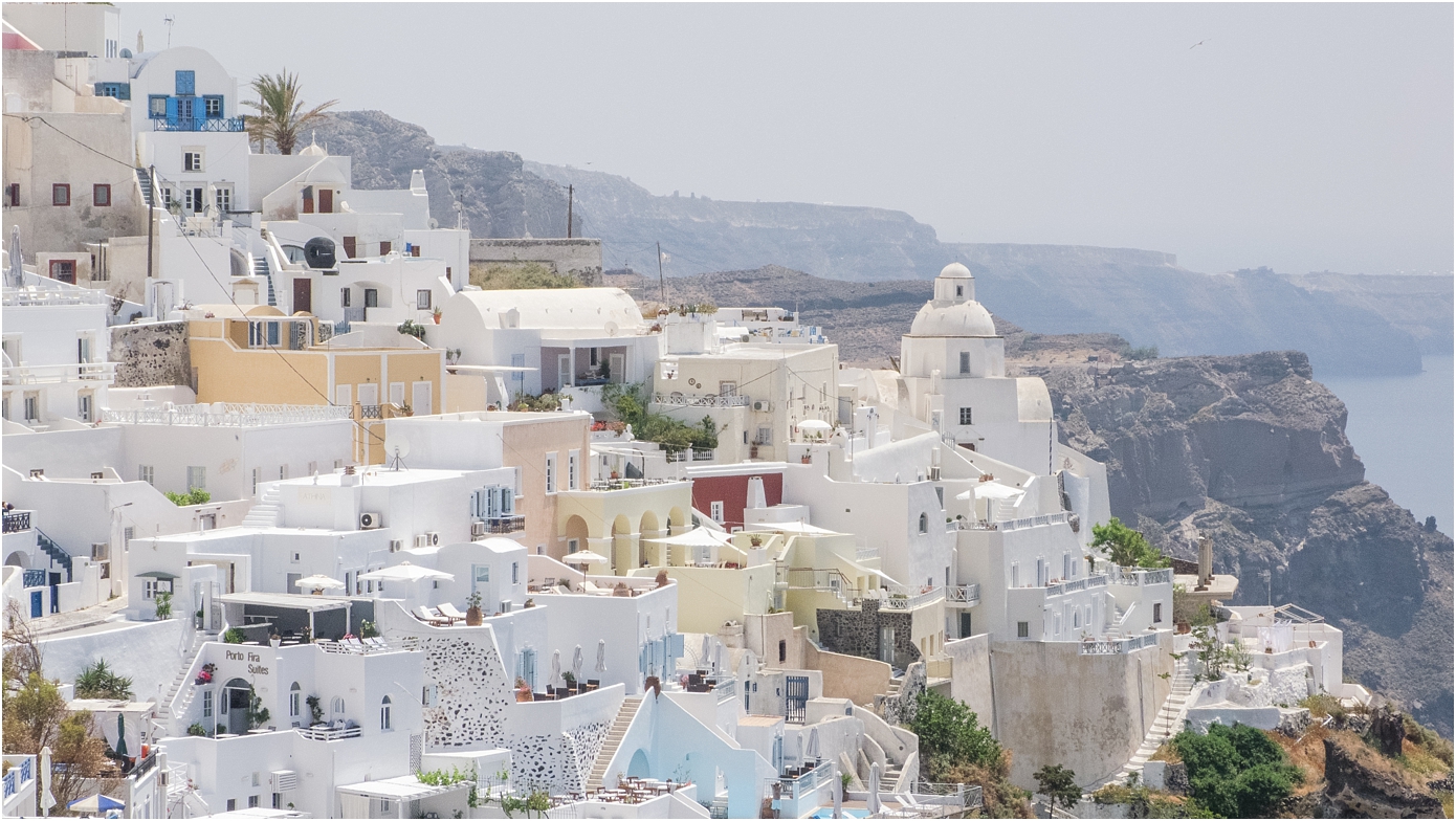 santorini-greece-wedding-photos-in-oia-destination-wedding-photographer-by-courtney-carolyn-photography_0011.jpg