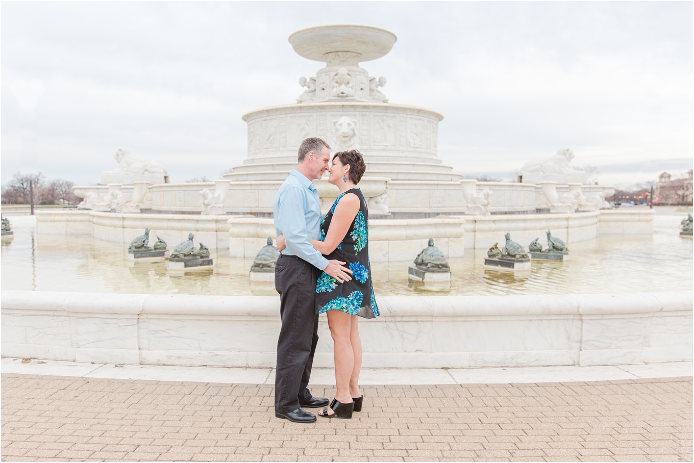 downtown-detroit-engagement-photos-on-belle-isle-by-courtney-carolyn-photography_0012.jpg