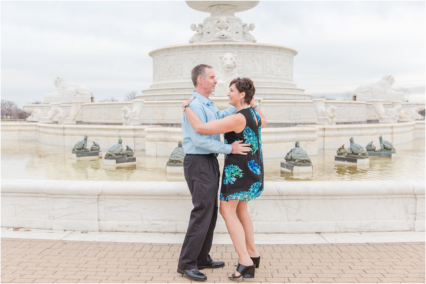 downtown-detroit-engagement-photos-on-belle-isle-by-courtney-carolyn-photography_0021.jpg