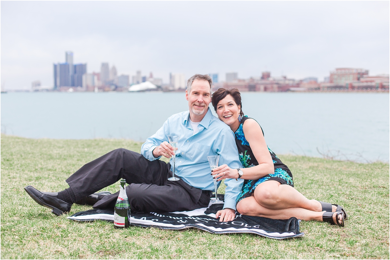 downtown-detroit-engagement-photos-on-belle-isle-by-courtney-carolyn-photography_0034.jpg