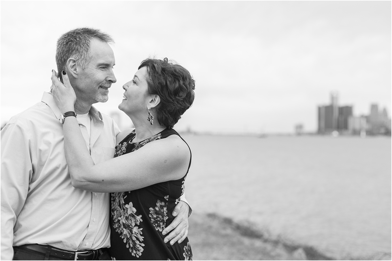 downtown-detroit-engagement-photos-on-belle-isle-by-courtney-carolyn-photography_0048.jpg