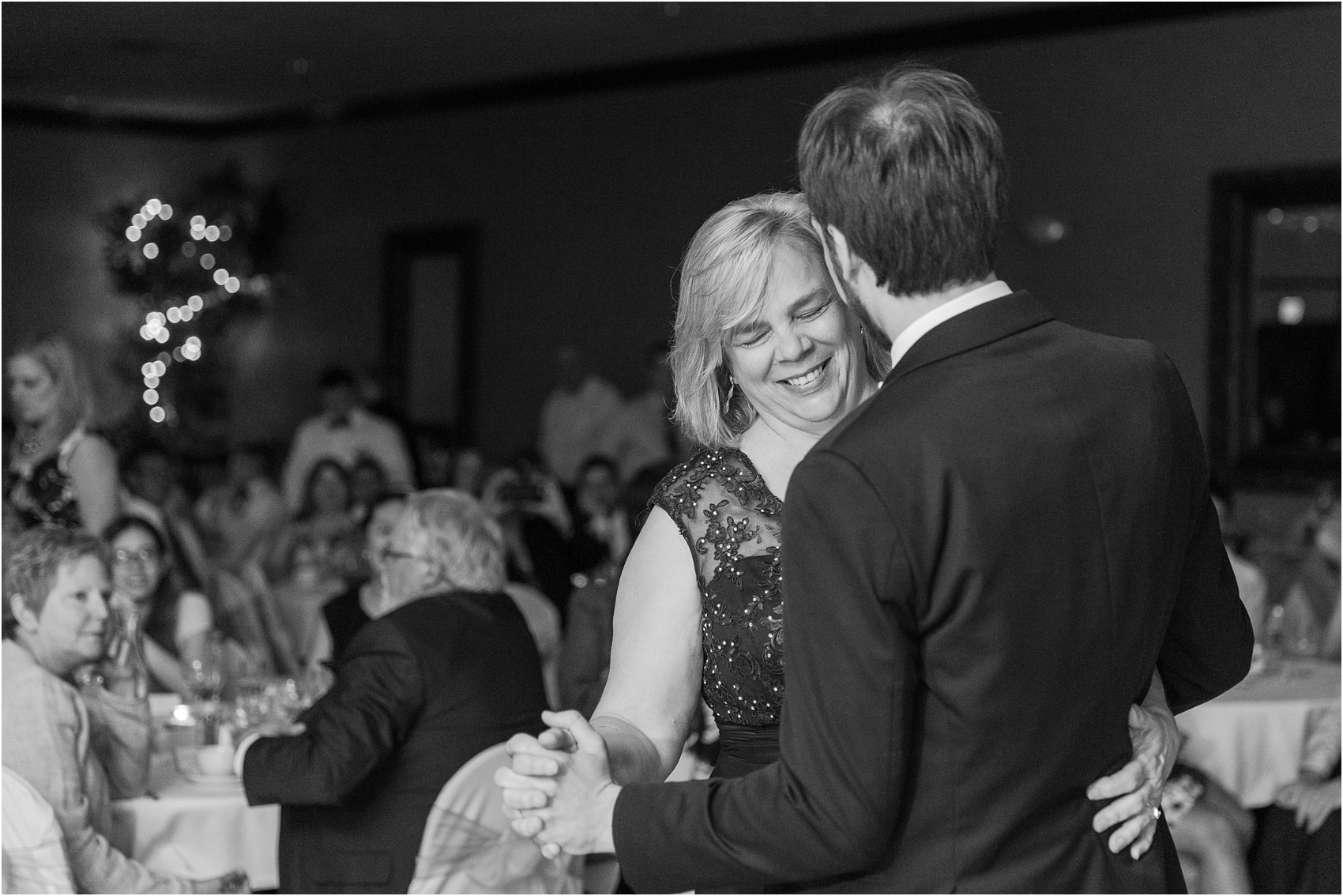 lord-of-the-rings-inspired-wedding-photos-at-crystal-gardens-in-howell-mi-by-courtney-carolyn-photography_0089.jpg